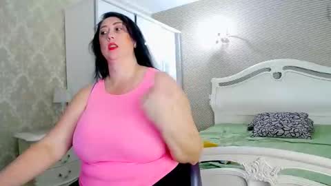 eirean_ms online show from November 13, 2025, 8:02 am