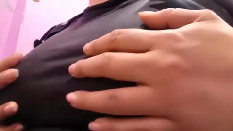 Snapshot of eireneninon chatting on February 20, 2026, 9:10 am Eirene online show from February 20, 2026, 9:10 am