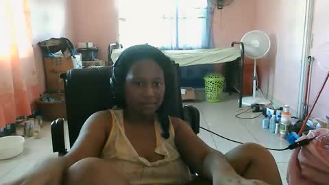 Snapshot of eirondra_valeen chatting on October 27, 2025, 12:20 pm Eirondra Valeen online show from October 27, 2025, 12:20 pm