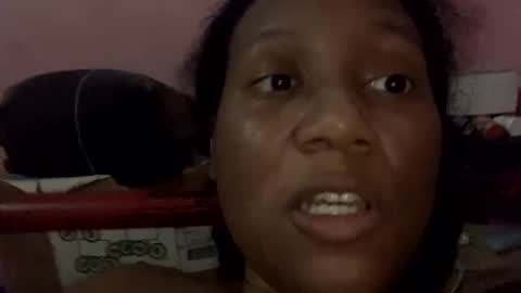 Snapshot of eirondra_valeen chatting on October 31, 2025, 11:50 pm Eirondra Valeen online show from October 31, 2025, 11:50 pm