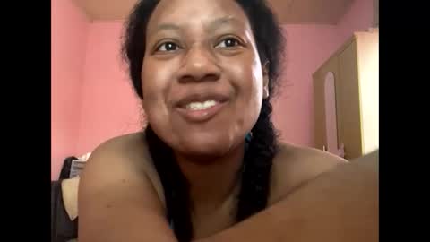 Snapshot of eirondra_valeen chatting on February 8, 2026, 10:29 am Eirondra Valeen online show from February 8, 2026, 10:29 am