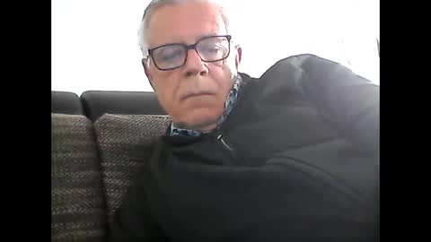 Snapshot of eisbaer1957 chatting on April 14, 2026, 11:38 am eisbaer1957 online show from April 14, 2026, 11:38 am