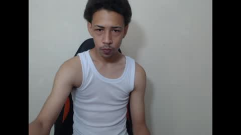Instagram BelowAbajo online show from April 26, 2026, 3:04 am