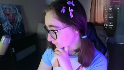Snapshot of el_sweety chatting on January 28, 2025, 10:12 am If you like it when I meow give me a thumbs up online show from January 28, 2025, 10:12 am
