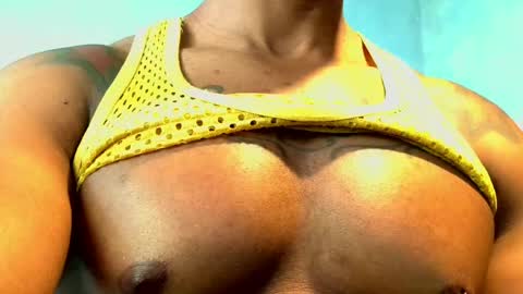 Snapshot of el_vecino_m chatting on April 23, 2026, 2:52 pm el_vecino_m online show from April 23, 2026, 2:52 pm