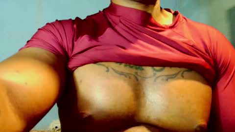 Snapshot of el_vecino_m chatting on April 26, 2026, 6:44 am el_vecino_m online show from April 26, 2026, 6:44 am