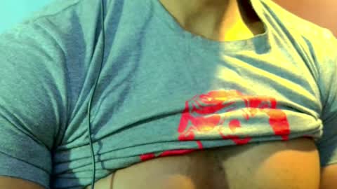 Snapshot of el_vecino_m chatting on May 14, 2026, 5:36 am el_vecino_m online show from May 14, 2026, 5:36 am