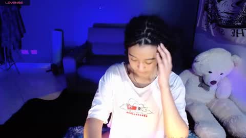 Ela  Help me reach 100 thumbs up online show from December 15, 2024, 7:35 am