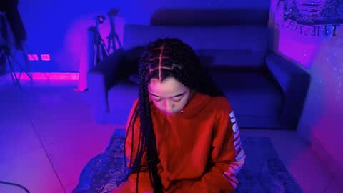 Ela  Help me reach 100 thumbs up online show from January 12, 2025, 9:19 am