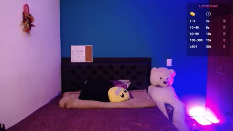 Ela  Help me reach 100 thumbs up online show from September 30, 2025, 11:54 pm