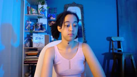 Ela  Help me reach 100 thumbs up online show from November 20, 2025, 10:59 am