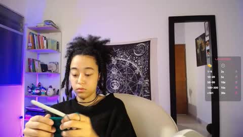 Ela  Help me reach 100 thumbs up online show from March 12, 2026, 5:46 am