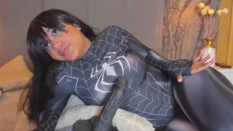 Snapshot of ela_endezz chatting on December 12, 2024, 3:05 pm online show from December 12, 2024, 3:05 pm