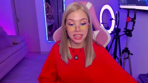 Ela online show from September 24, 2025, 6:50 am