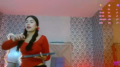 ela_tay1 online show from May 25, 2026, 3:12 am