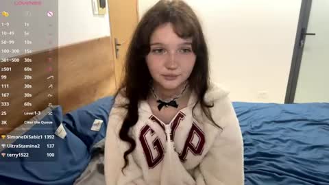 Snapshot of ela_wish chatting on July 18, 2026, 7:39 pm Ela online show from July 18, 2026, 7:39 pm
