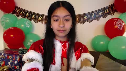 Snapshot of elaine_sun chatting on December 24, 2024, 2:10 am Elaine eli online show from December 24, 2024, 2:10 am