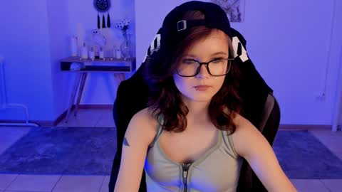 Snapshot of elainebeness chatting on January 11, 2025, 10:29 pm Your sweet girl online show from January 11, 2025, 10:29 pm