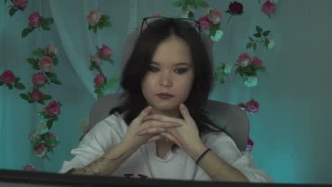 Snapshot of elainebeness chatting on February 7, 2025, 7:27 pm Your sweet girl online show from February 7, 2025, 7:27 pm