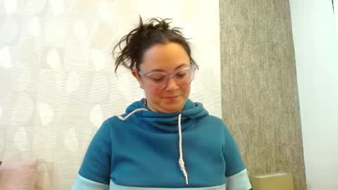 Snapshot of elamurray chatting on November 6, 2025, 12:17 pm elamurray online show from November 6, 2025, 12:17 pm