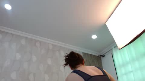 Snapshot of elamurray chatting on November 12, 2025, 11:43 am elamurray online show from November 12, 2025, 11:43 am