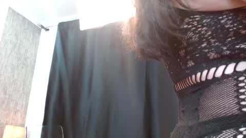 Snapshot of elamurray chatting on December 18, 2025, 11:16 am elamurray online show from December 18, 2025, 11:16 am