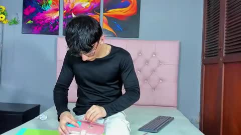 Elan Giralon online show from January 13, 2026, 11:21 pm