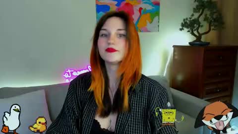 Snapshot of elani_lune chatting on April 18, 2026, 7:18 pm Elani online show from April 18, 2026, 7:18 pm