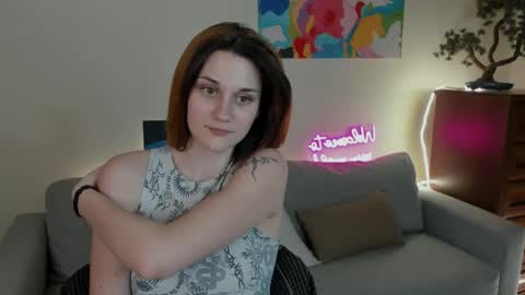 Snapshot of elani_lune chatting on May 7, 2026, 8:25 pm Elani online show from May 7, 2026, 8:25 pm