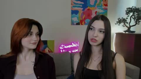 Snapshot of elani_lune chatting on May 21, 2026, 9:38 am Elani online show from May 21, 2026, 9:38 am