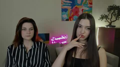 Snapshot of elani_lune chatting on May 26, 2026, 10:55 am Elani online show from May 26, 2026, 10:55 am
