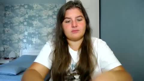 Elanis online show from September 19, 2025, 9:00 am