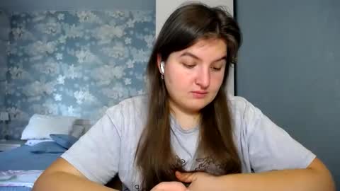 Snapshot of elanis_blair chatting on March 18, 2026, 1:03 pm Elanis online show from March 18, 2026, 1:03 pm