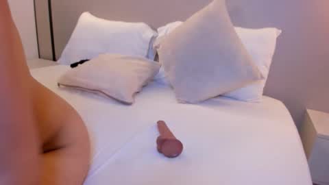 Snapshot of elara_bloom_ chatting on February 27, 2026, 7:36 pm elara_bloom_ online show from February 27, 2026, 7:36 pm