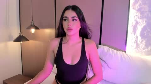 elara_bloom_ online show from April 28, 2026, 2:21 am