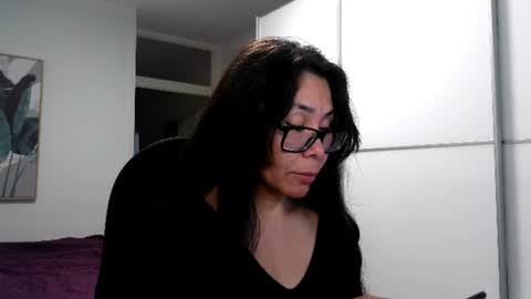 elaramuse_ online show from July 22, 2026, 8:17 am