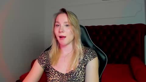 Snapshot of elaravoltage chatting on March 30, 2026, 5:14 pm elaravoltage online show from March 30, 2026, 5:14 pm