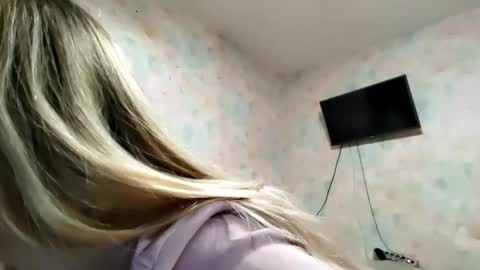 Snapshot of elaynecinco chatting on February 25, 2026, 1:21 pm MIa online show from February 25, 2026, 1:21 pm