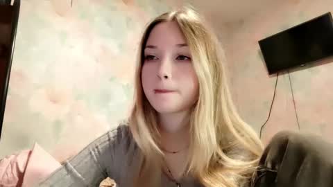 MIa online show from April 10, 2026, 11:37 am