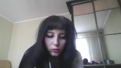 Lia online show from May 7, 2026, 12:10 pm
