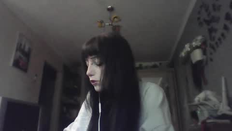 Lia online show from May 12, 2026, 8:11 am