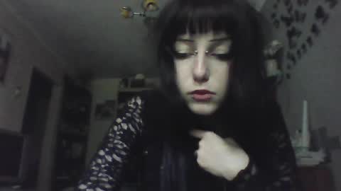 Lia online show from May 13, 2026, 4:15 pm