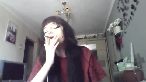Lia online show from May 16, 2026, 7:27 am