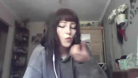 Lia online show from May 20, 2026, 7:25 am