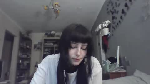 Snapshot of elaynetanton chatting on June 22, 2026, 5:21 pm Lia online show from June 22, 2026, 5:21 pm