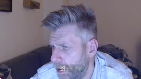 Snapshot of elculiador2207 chatting on December 1, 2024, 5:24 pm Timm online show from December 1, 2024, 5:24 pm