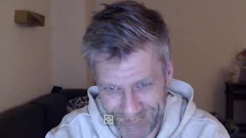 Snapshot of elculiador2207 chatting on January 8, 2025, 10:58 pm Timm online show from January 8, 2025, 10:58 pm