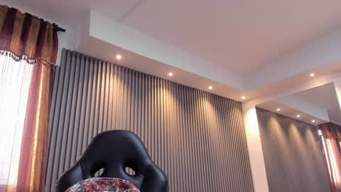 Snapshot of electraa_fox chatting on December 6, 2024, 11:33 am Electra online show from December 6, 2024, 11:33 am