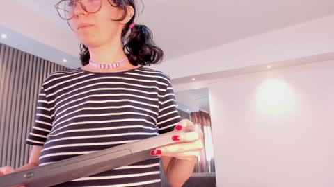 Snapshot of electraa_fox chatting on December 7, 2024, 6:04 pm Electra online show from December 7, 2024, 6:04 pm