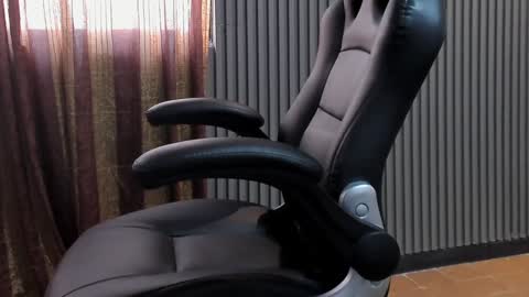 Snapshot of electraa_fox chatting on December 10, 2024, 11:32 am Electra online show from December 10, 2024, 11:32 am